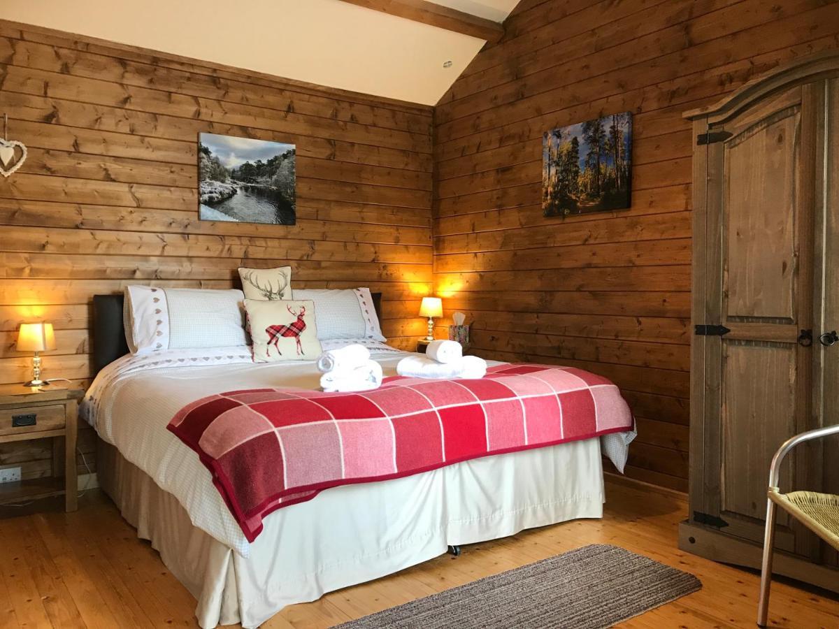 Hill Cottage Cabins Fort Augustus Exterior photo