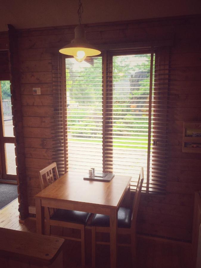 Hill Cottage Cabins Fort Augustus Exterior photo