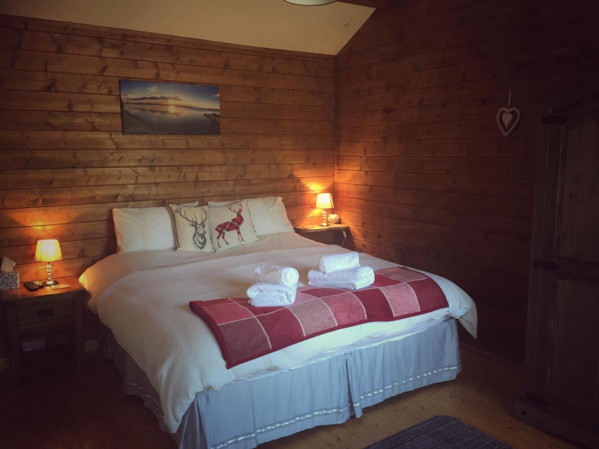 Hill Cottage Cabins Fort Augustus Exterior photo