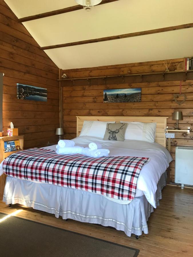 Hill Cottage Cabins Fort Augustus Exterior photo